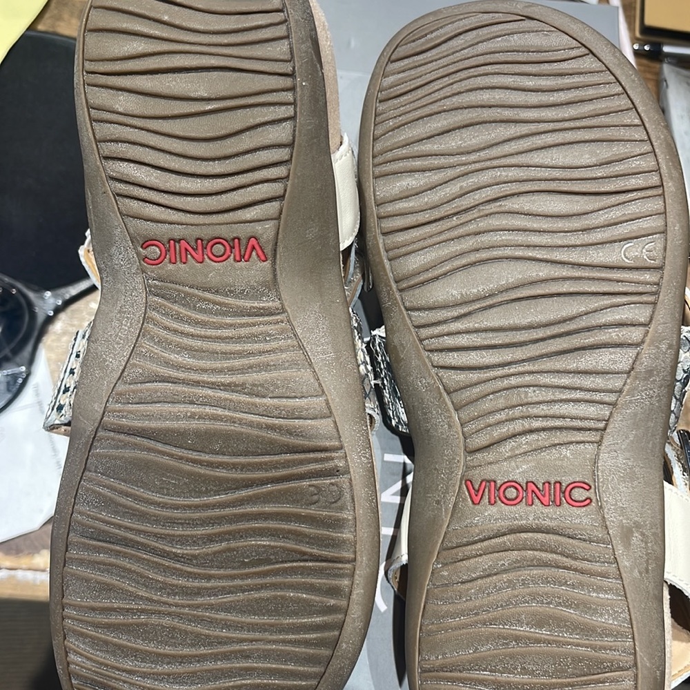 Vionic sandals - Picture 6 of 6
